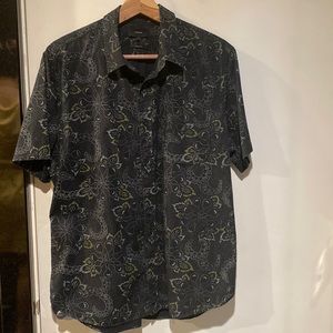 Vince Single pocket Cotton short sleeve button shirt. Dark blue floral.